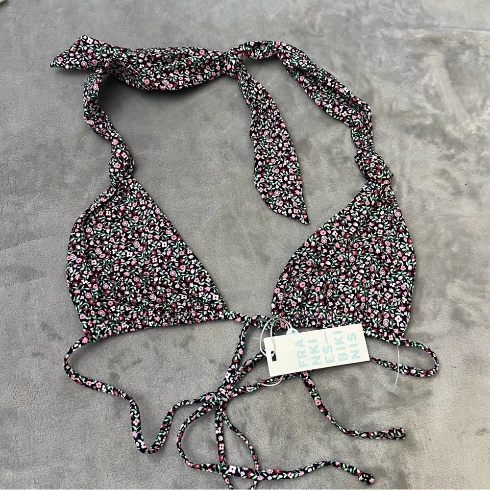 New! Frankie’s Bikinis Kealy triangle bikini top summer nights floral 4655